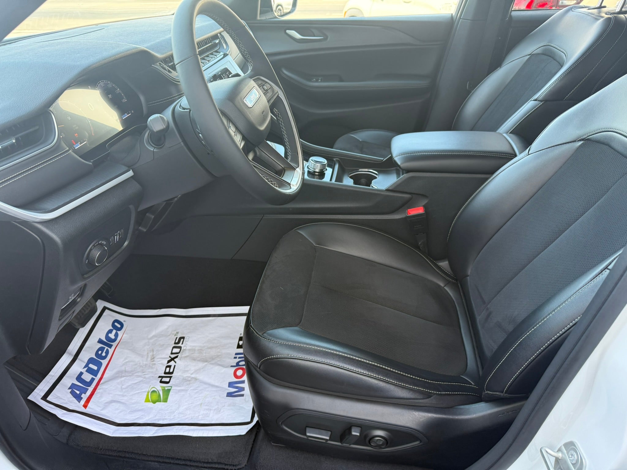 2023 Jeep Grand Cherokee L Altitude 4x4