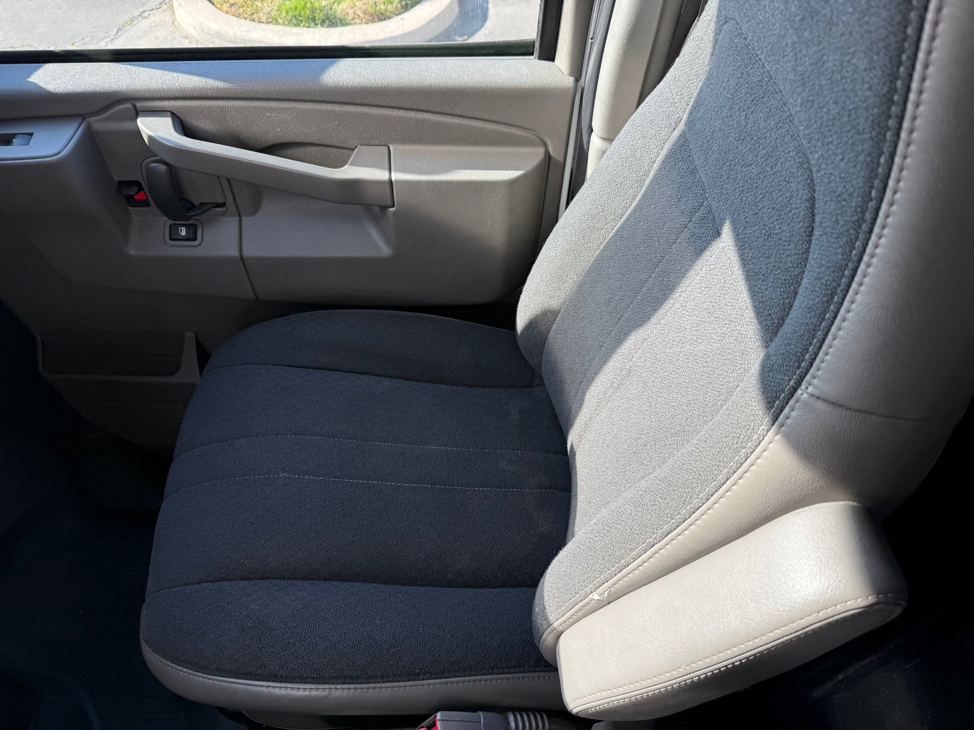 2022 Chevrolet Express Cargo 2500 WT