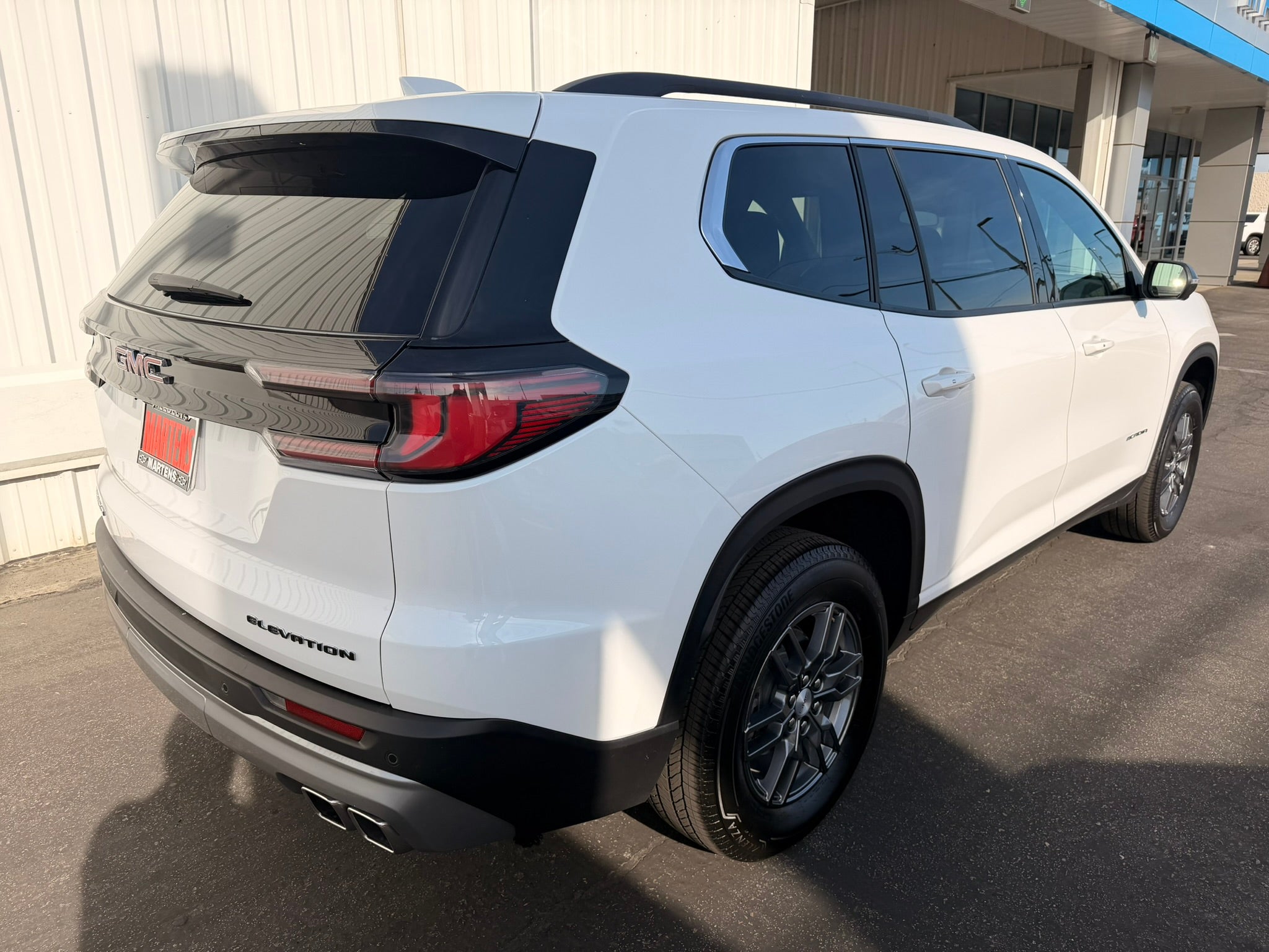 2025 GMC Acadia Elevation
