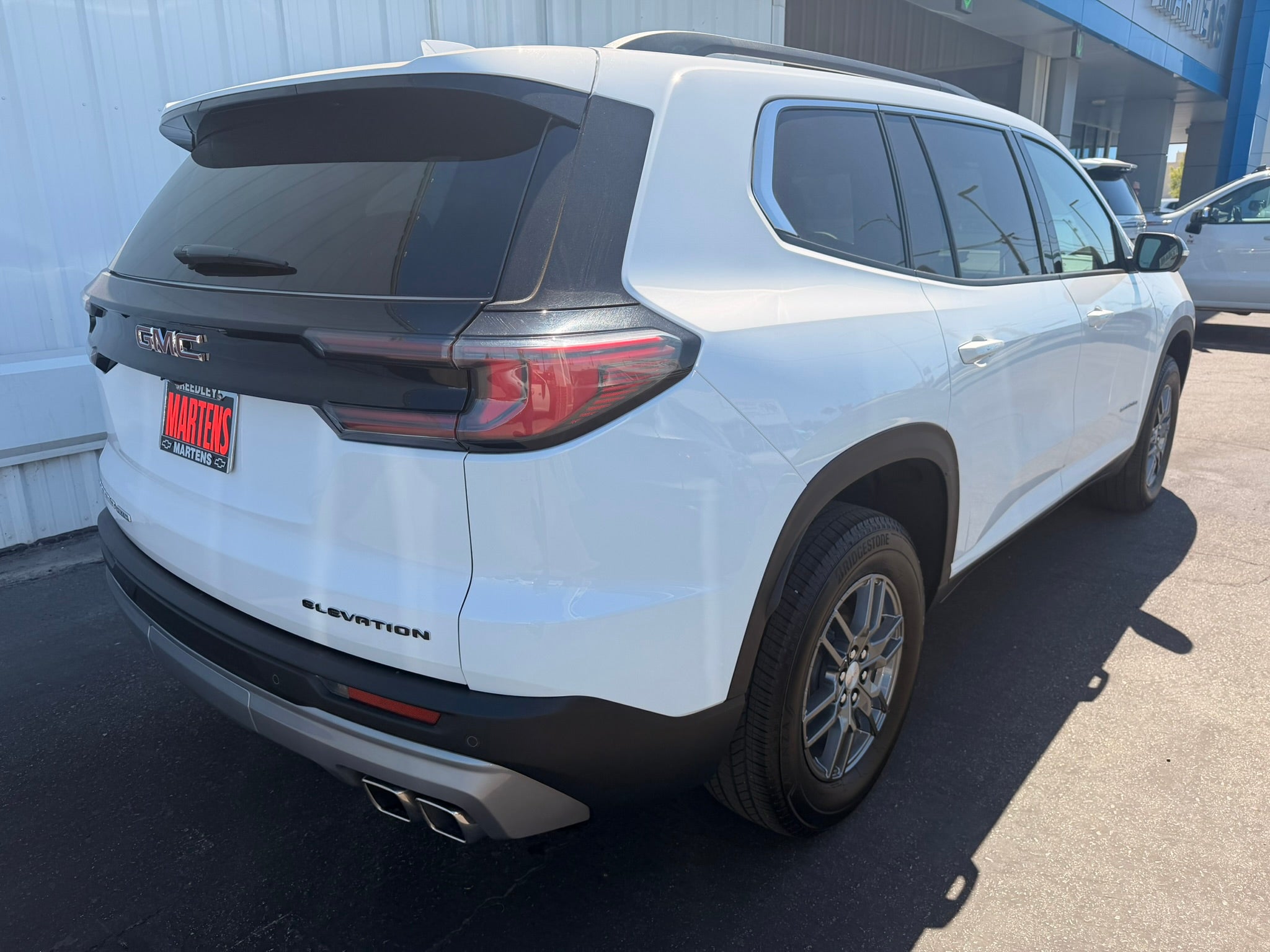 2025 GMC Acadia Elevation