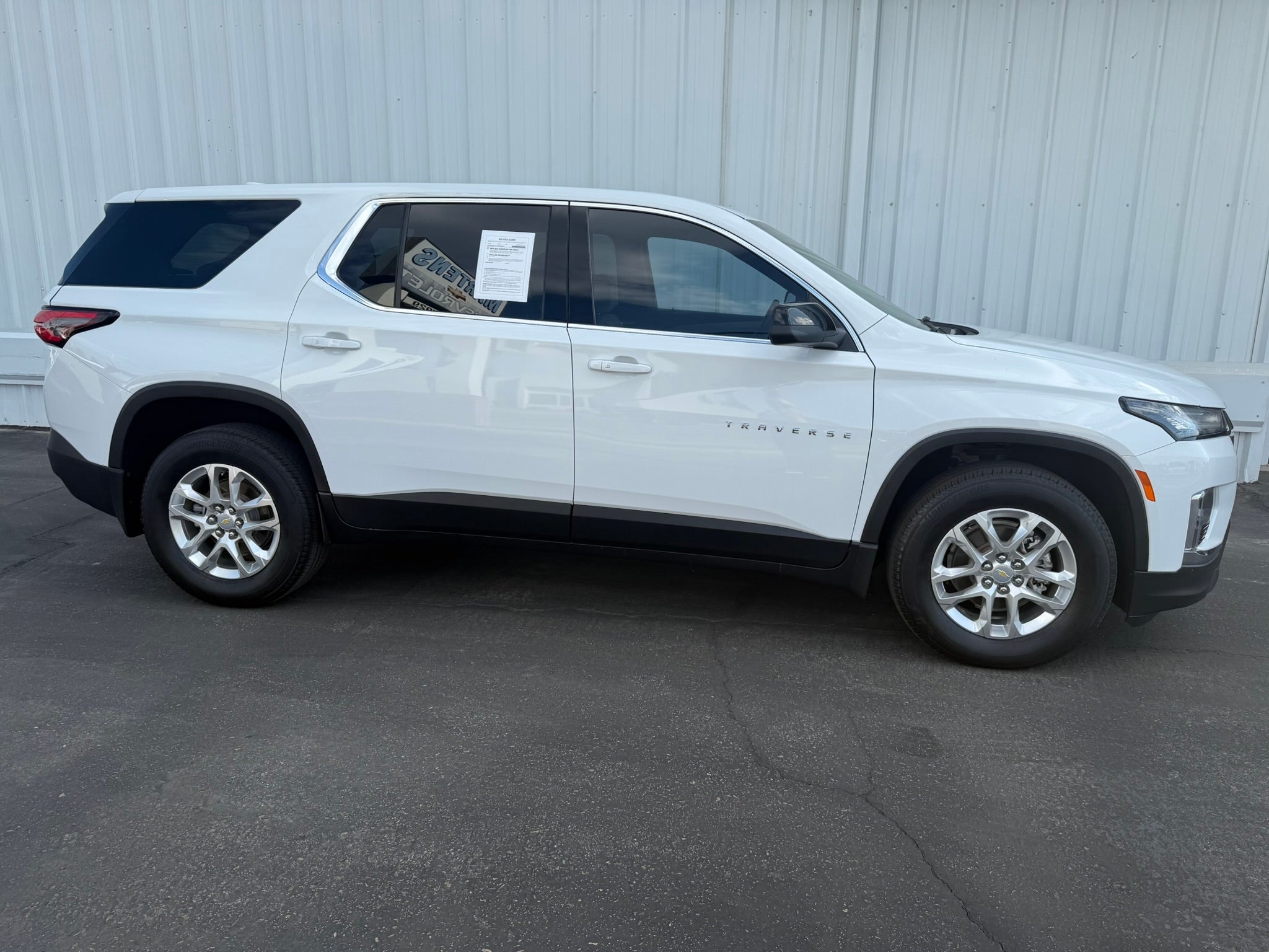 2023 Chevrolet Traverse LS