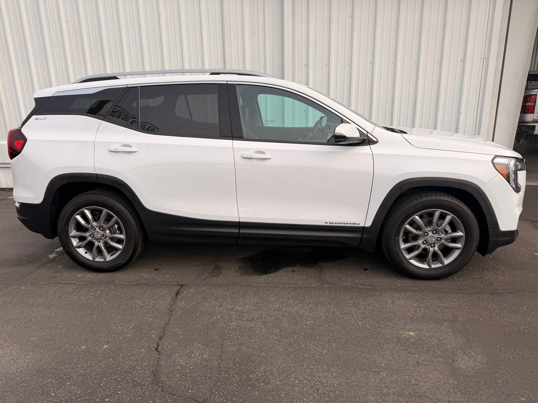 2023 GMC Terrain SLT