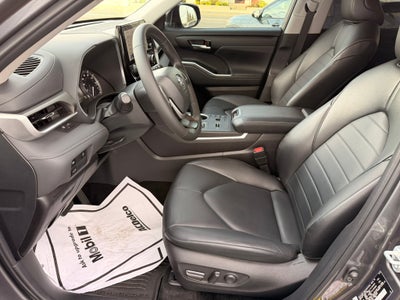 2024 Toyota Highlander XLE